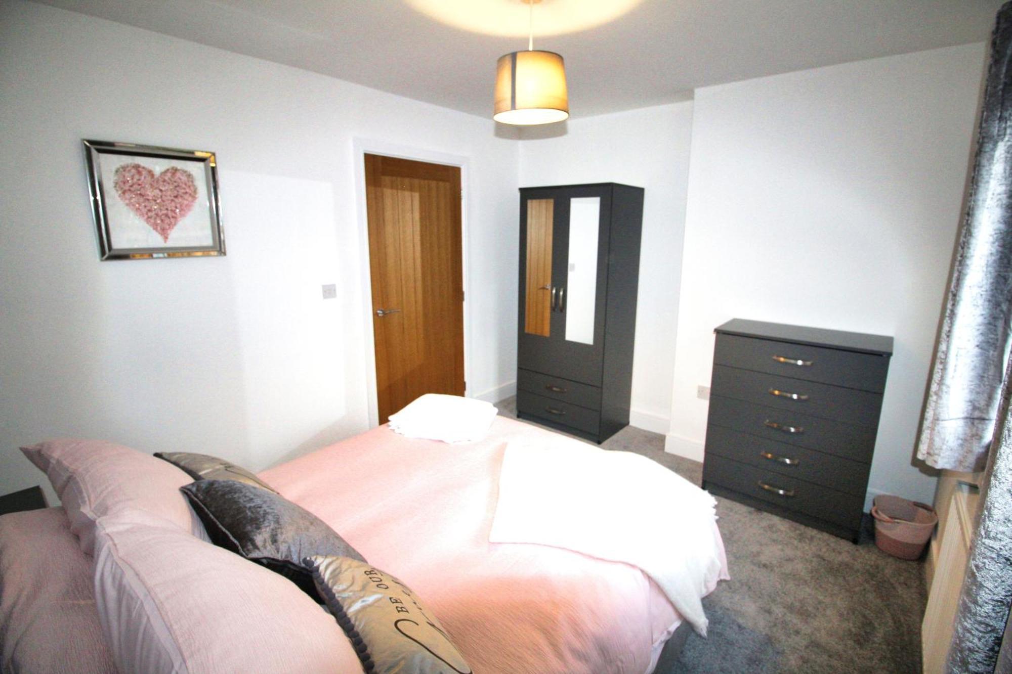 Rotherham - Rawmarsh - Great Customer Feedback - 2 Bed Bungalow - New Build - High End Furnishings - Wheel Chair Accessible - Large Enclosed Garden - Dog Friendly Dış mekan fotoğraf