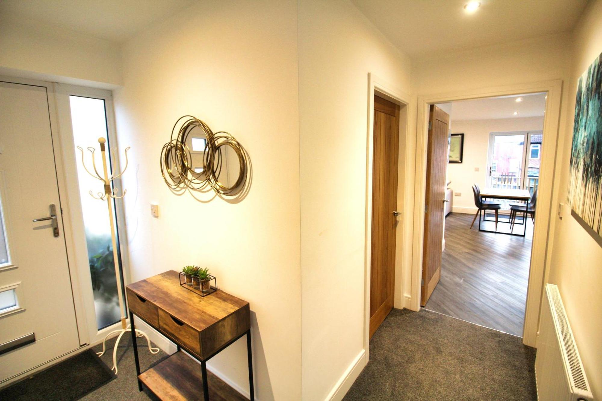 Rotherham - Rawmarsh - Great Customer Feedback - 2 Bed Bungalow - New Build - High End Furnishings - Wheel Chair Accessible - Large Enclosed Garden - Dog Friendly Dış mekan fotoğraf