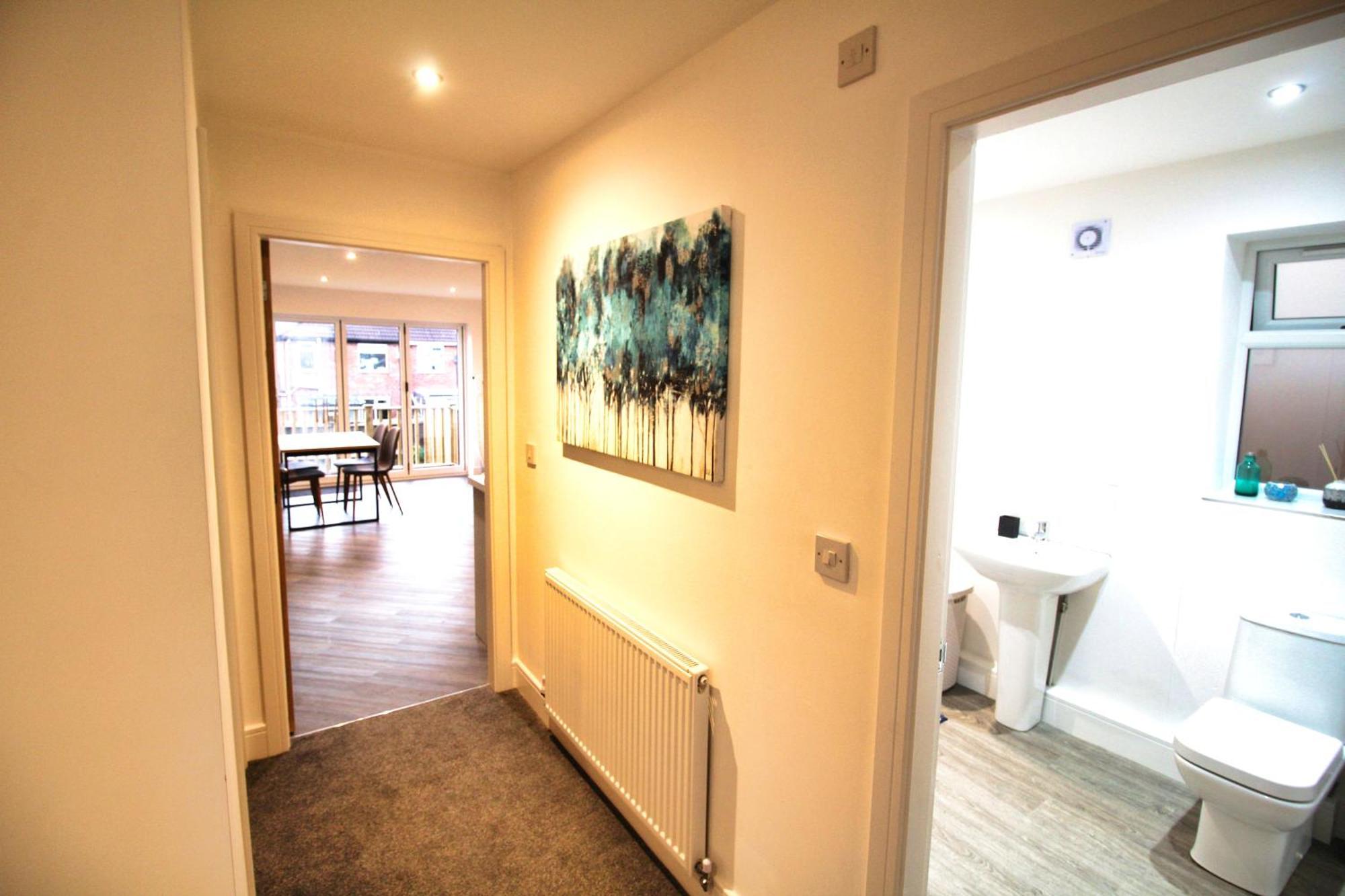Rotherham - Rawmarsh - Great Customer Feedback - 2 Bed Bungalow - New Build - High End Furnishings - Wheel Chair Accessible - Large Enclosed Garden - Dog Friendly Dış mekan fotoğraf